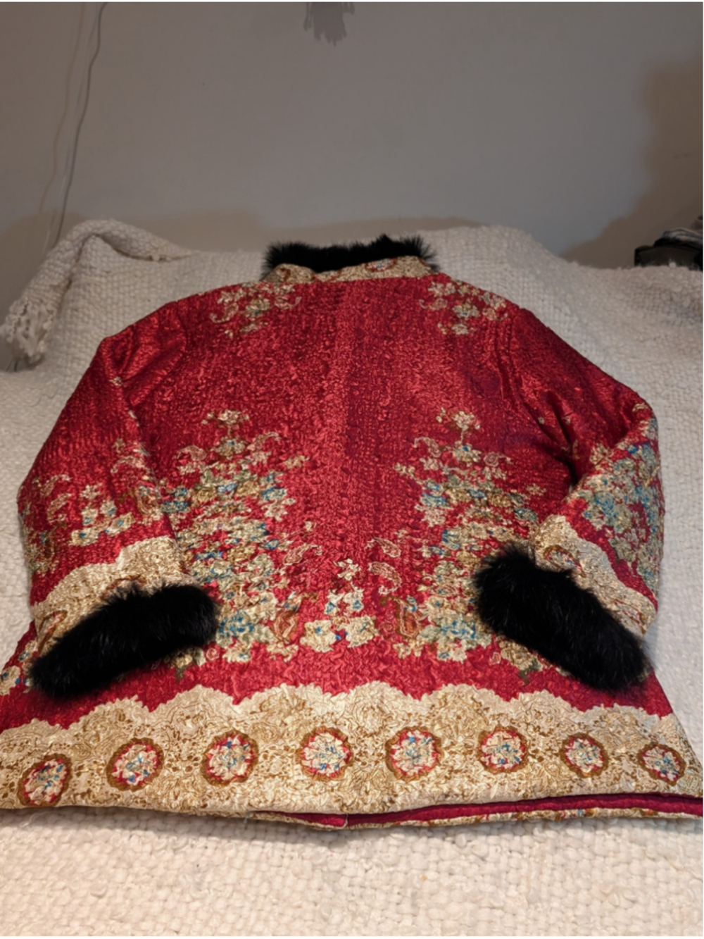 697 - Red Brocade Mandarin Collar Frog Closure Faux Fur Jacket XL - Picture 3 of 12